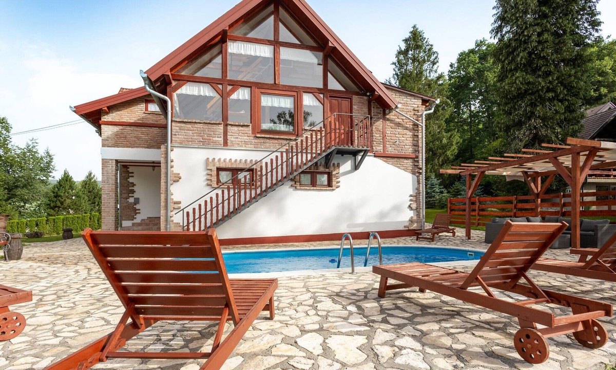 Brestovac House | Amazing home in Novo Zvecevo with sauna