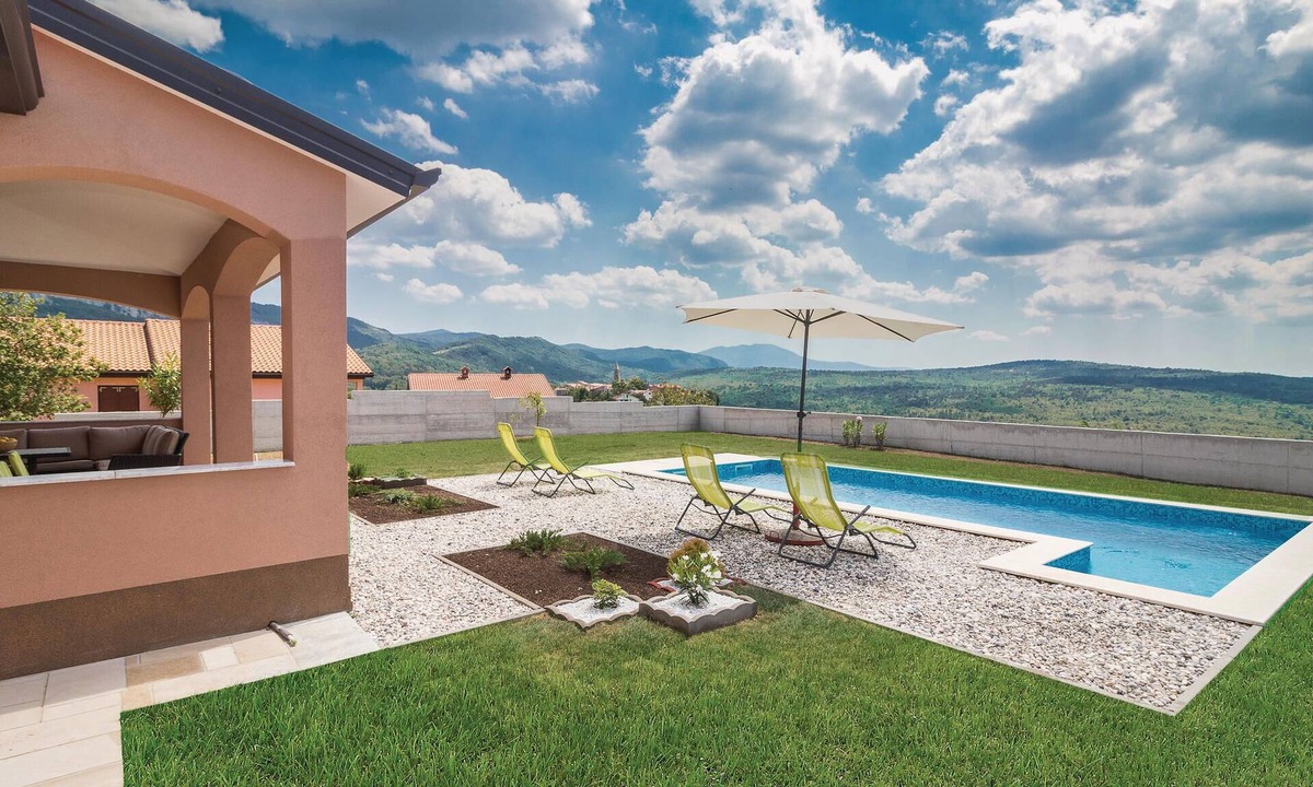 Ciritez House | Amazing home in Roc with WiFi