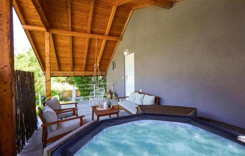 Lekenik House | Amazing Home In Sisinec With Wifi