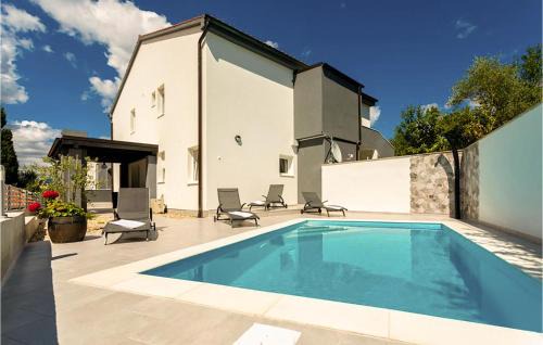 Soline House | Amazing Home In Soline