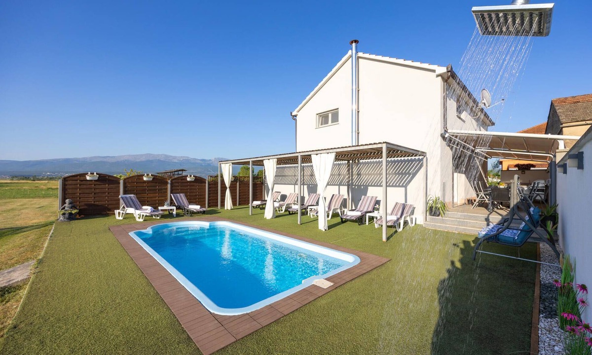 Trilj House | Amazing home in Trilj