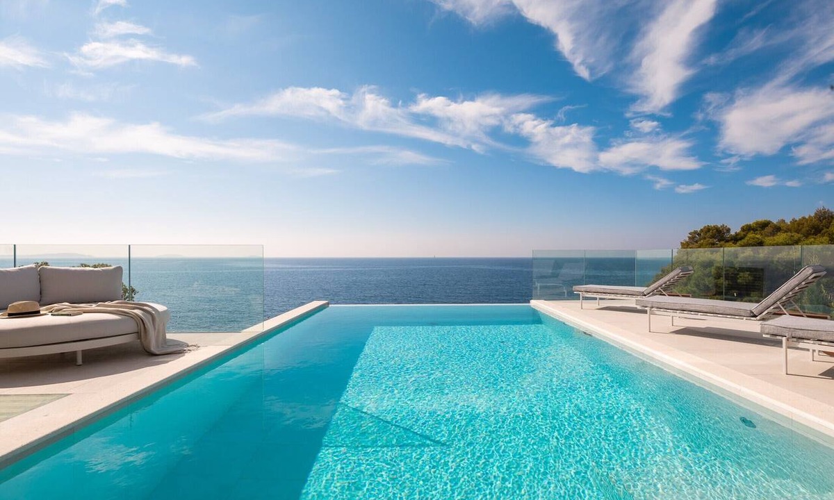 Primosten Burnji Villa | Amazing Seafront Croatian Villa | 5 Bedrooms | Villa Primosten Pearl