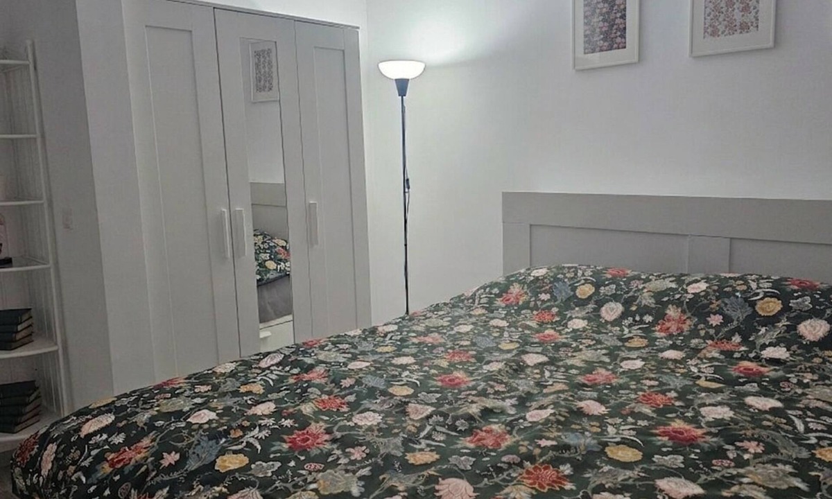 Sector 4 Apartment | Amias Cozy Apartment-Kids friendly, top wifi and free parking