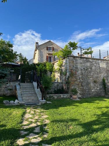 Zminj House | Aneta authentic Istrian House with pool & garden - Pet Friendly