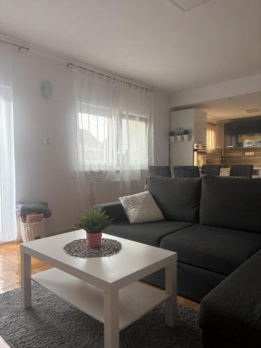 Belisce Apartment | Apartman Loni , Belišće