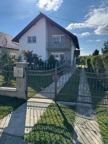 Cepin Apartment | Apartman Miškić