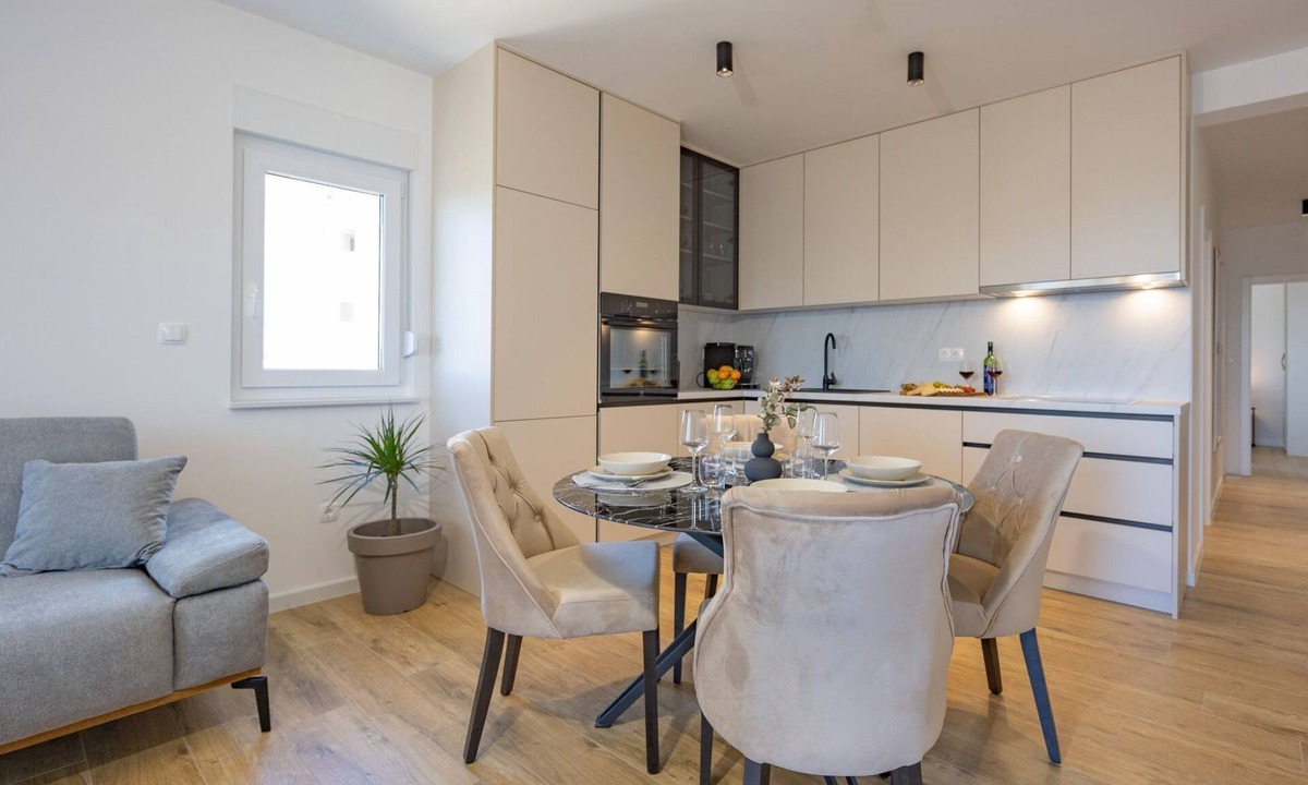 Batinici Apartment | Apartman Ruzmarin by Interhome