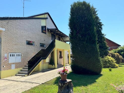 Bjelovar Apartment | Apartman Tiija