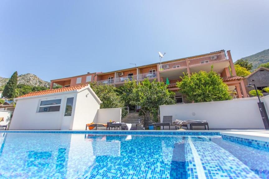 Plat Apartment | Apartmani Ana
