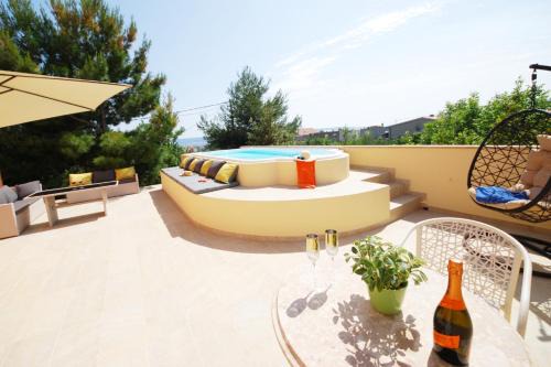 Rudine Apartment | Apartmant with Pool 8