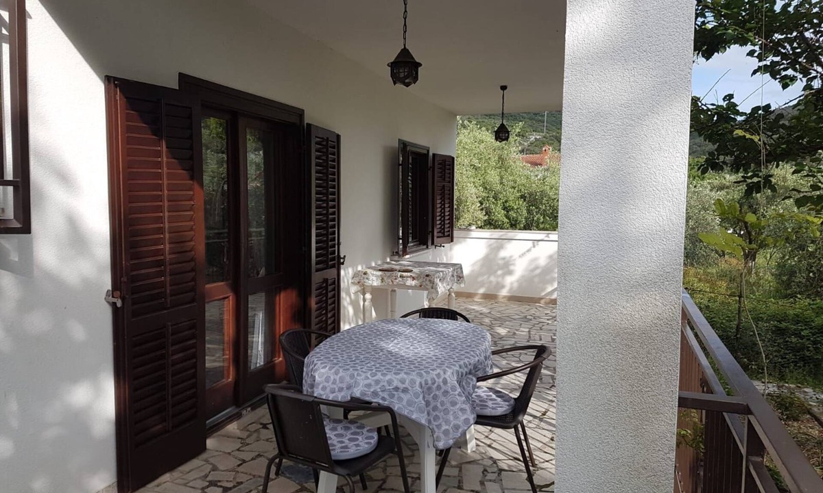 Miholascica Apartment | Apartments Mary (67033-A1) - Martinscica - island Cres