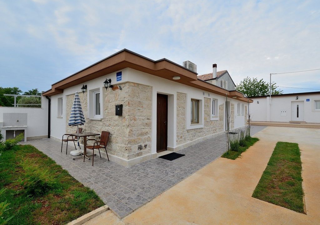 Monterol Apartment | Apartment 600 m from the sea