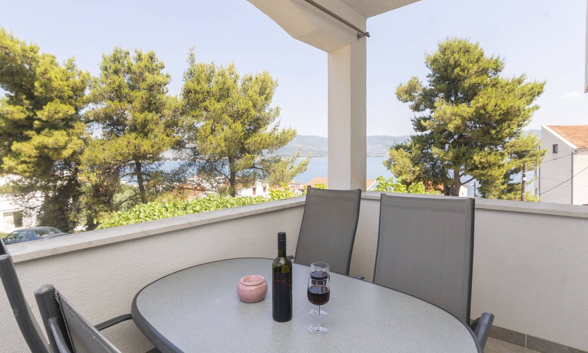 Slatine Apartment | Apartment Anđa by Interhome