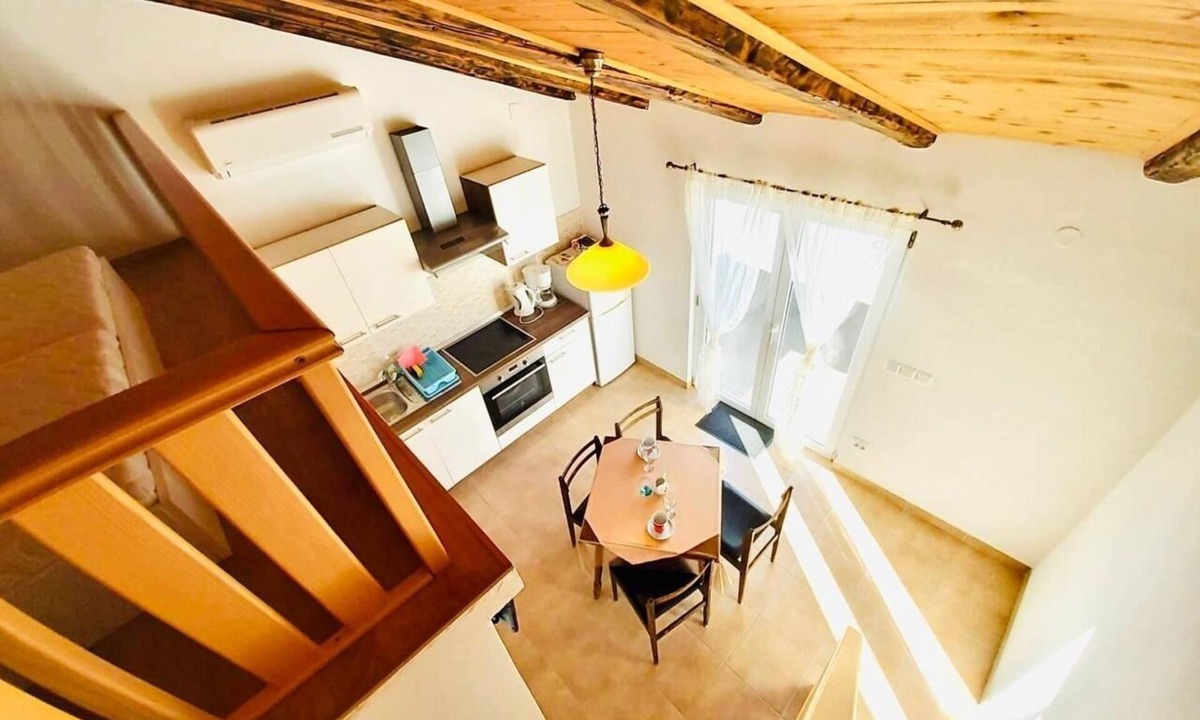 Supetarska Draga Apartment | Apartment/apartment for 4 guests with 55m² in Supetarska Draga (73260)