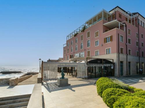 Novigrad Apartment | Apartment Aparthotel Rotonda Inn-2 by Interhome