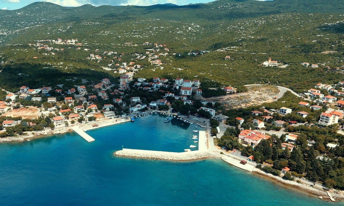 Klenovica Apartment | Apartment B Klenovica, 50m from the sea, on the first floor, overlooking the sea