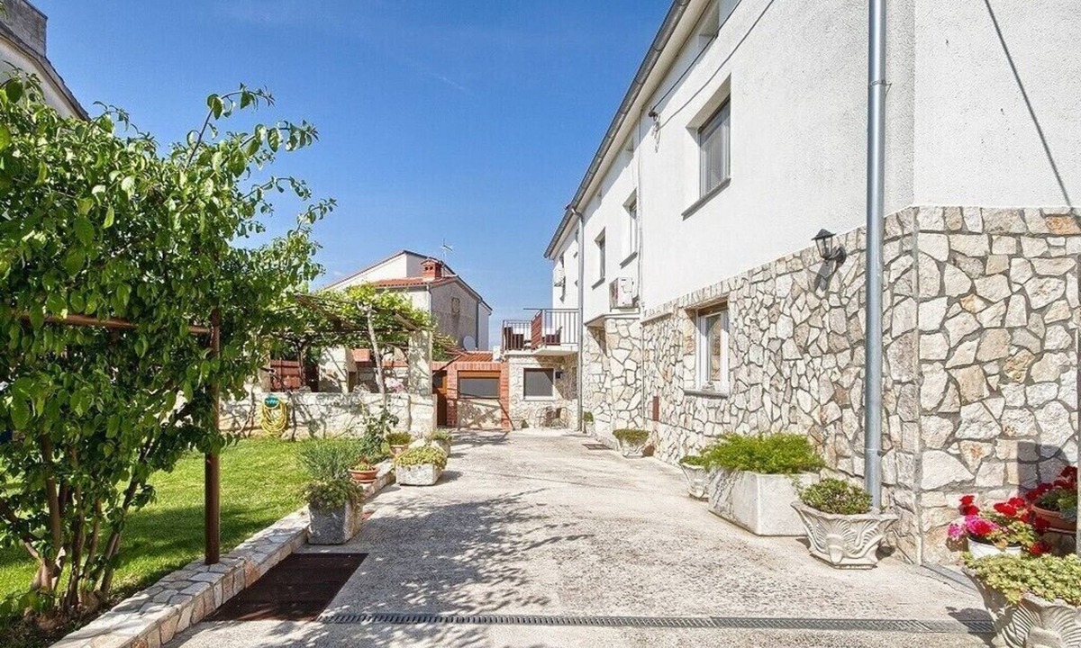 Premantura Apartment | Apartment Donata, (13977), Premantura, hr