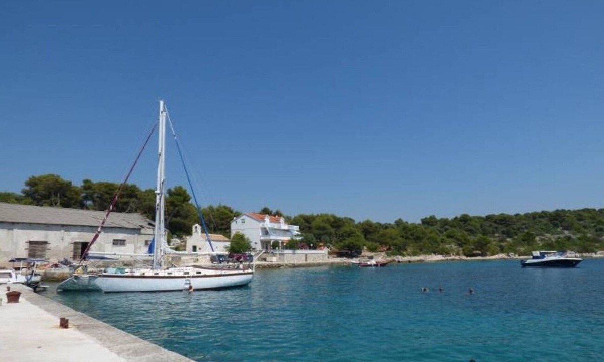 Jezera Apartment | Apartment Dragan - close to the sea & center: A4(3+1) - Jezera, Island Murter, Croatia