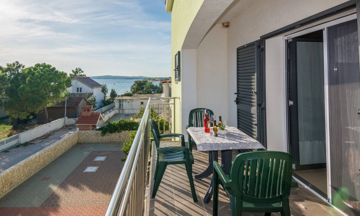 Vir Apartment | Apartment for 2-3 per. | Seaview | 70m from beach