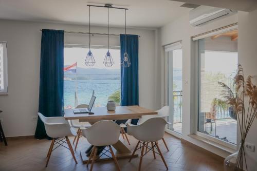 Komarna Apartment | Apartment Frana