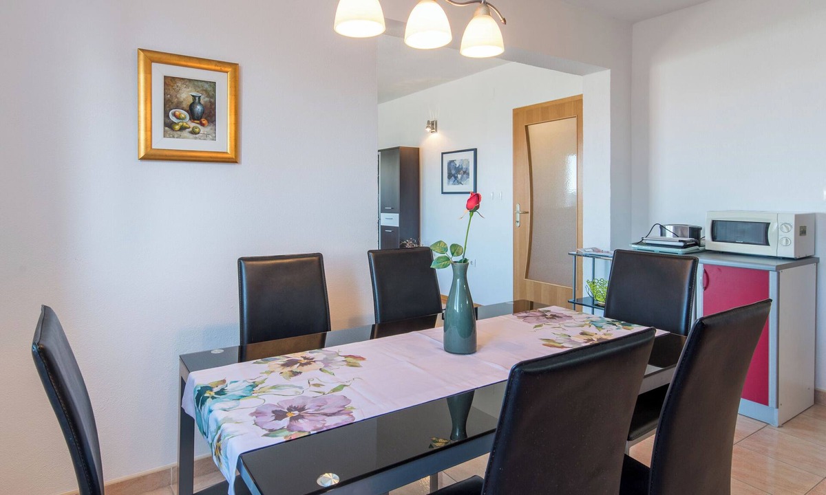 Znjan Apartment | Apartment Gorana