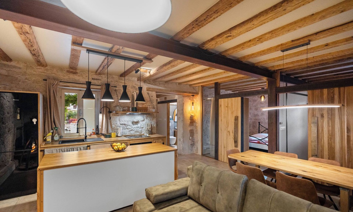 Ugljan Apartment | Apartment Heritage Stonehouse (123941-A1) - Ugljan