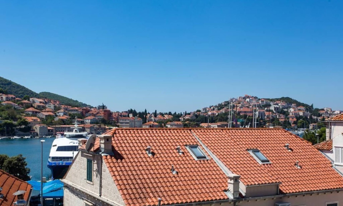 Gruz Apartment | Apartment Hladilo Nostalgia - Comfort Two-Bedroom Apartment with Terrace and Partial Sea View