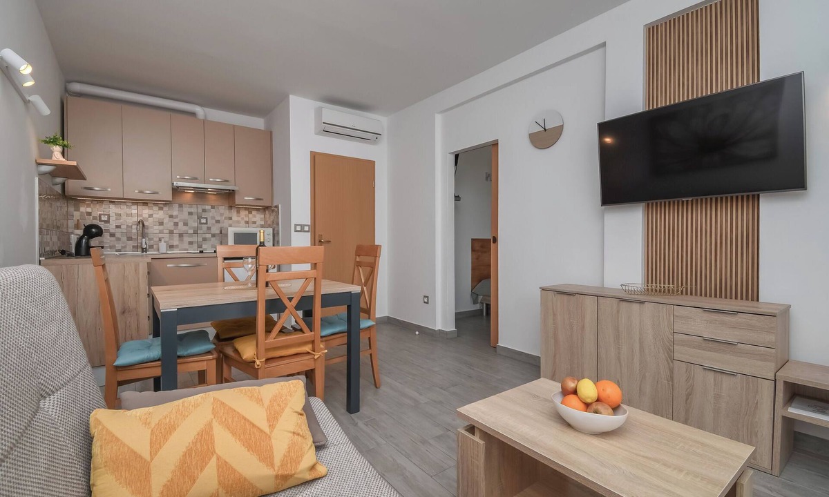 Necujam Apartment | Apartment Maya (114421-A1) - Necujam - island Solta