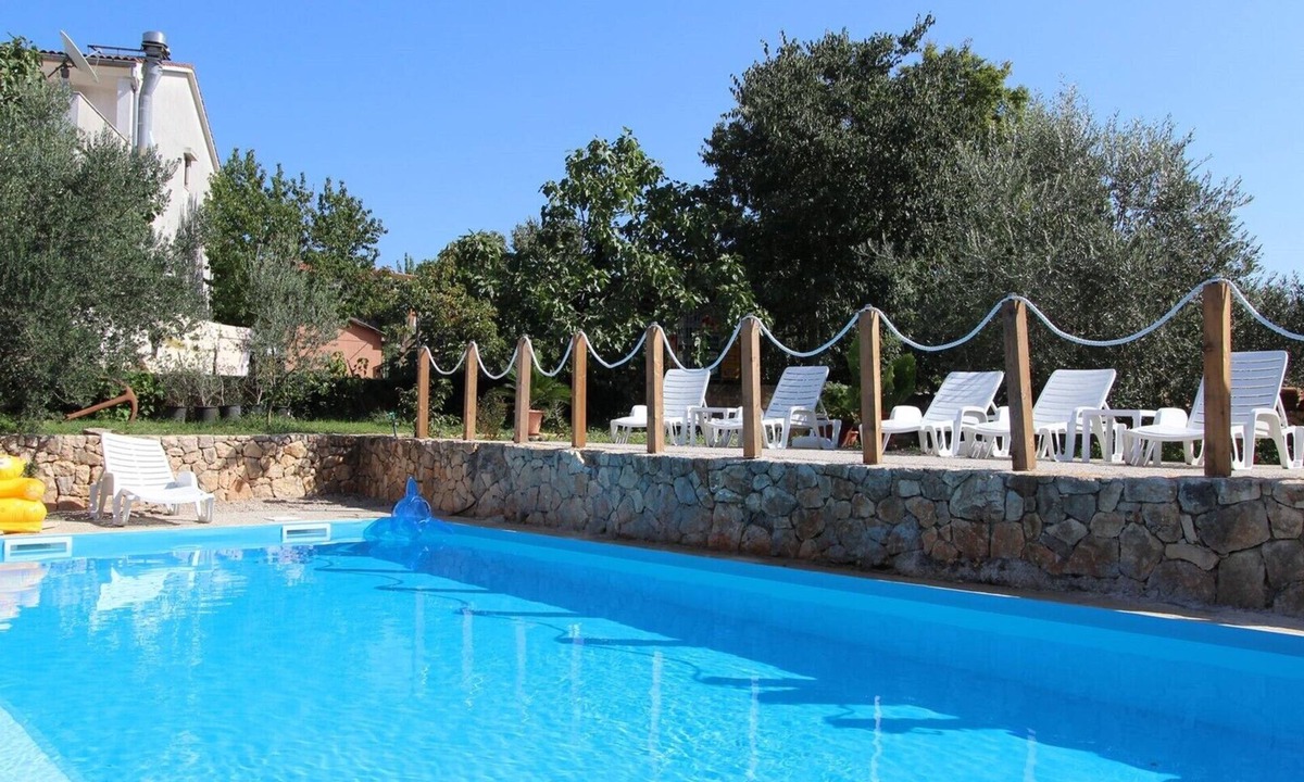 Sveti Vid-Miholjice Apartment | Apartment with shared pool