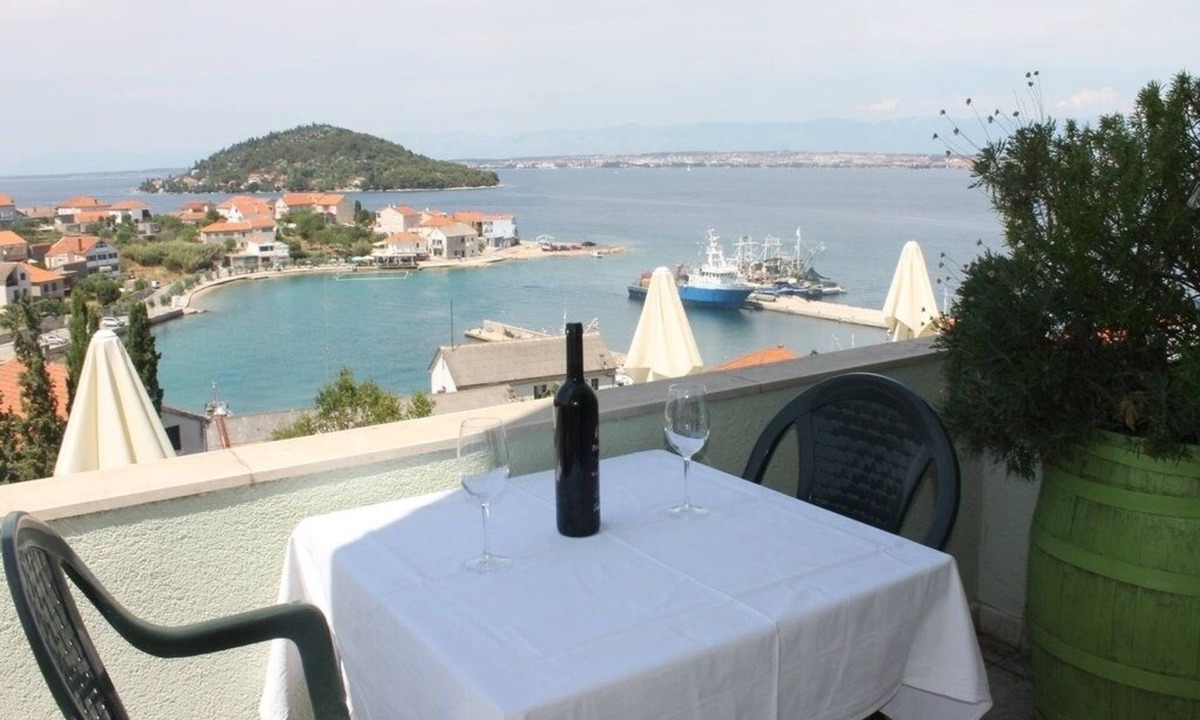 Kali Apartment | Apartment in Kali with Seaview, Balcony, Air condition, WIFI (4566-1)