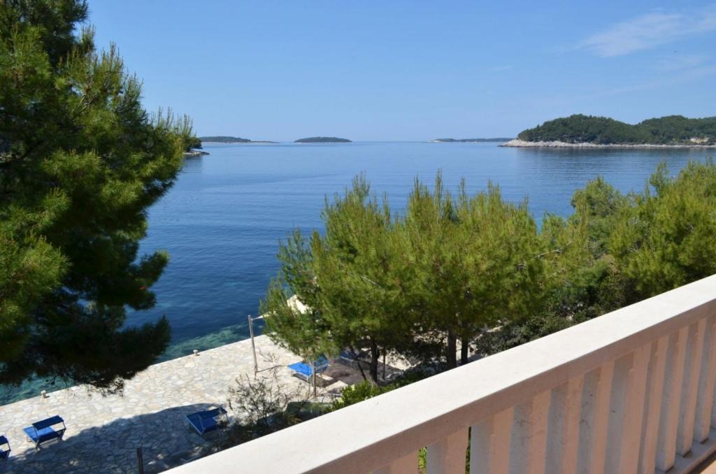 Blato Apartment | Apartment in Karbuni with sea view, terrace, air conditioning, W-LAN 3609-1
