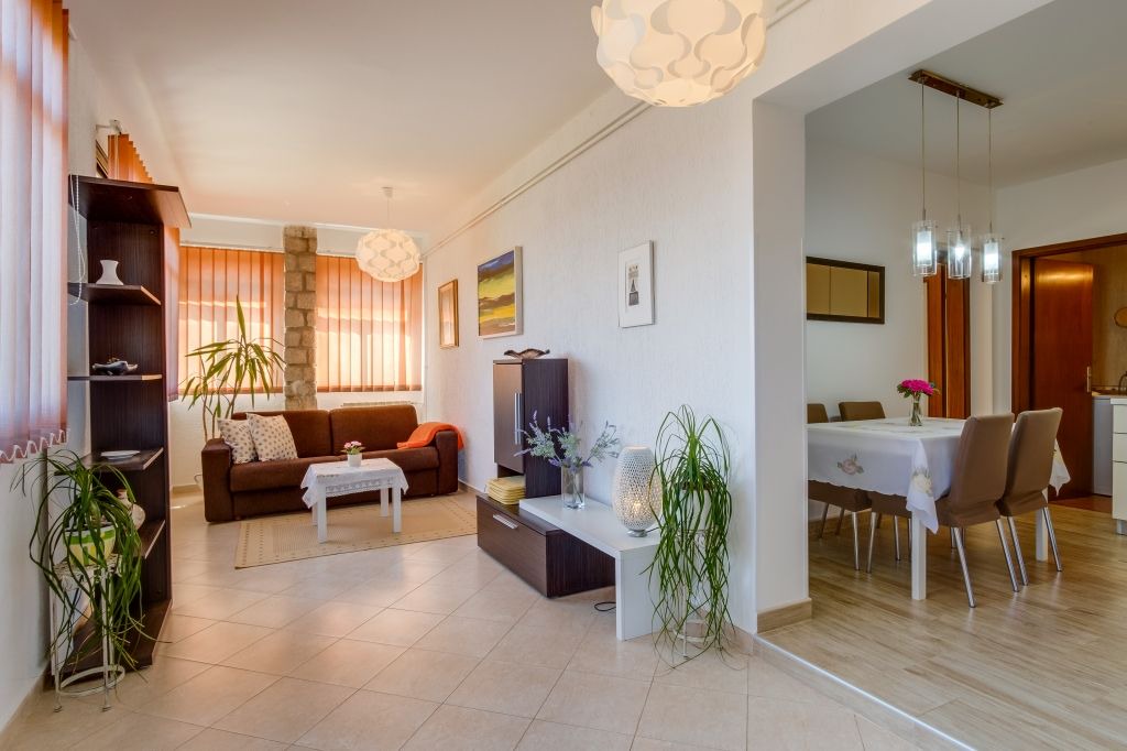 Cove Murtar Apartment | Apartment in Mali Lošinj with Terrace, Air condition, WIFI, Washing machine (138-2)
