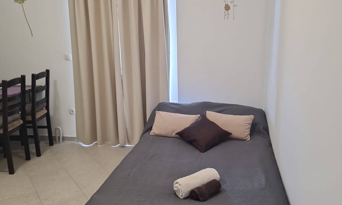 Pakostane Apartment | Apartment in Pakoštane with Terrace, Air condition, WIFI, Washing machine (3548-2)