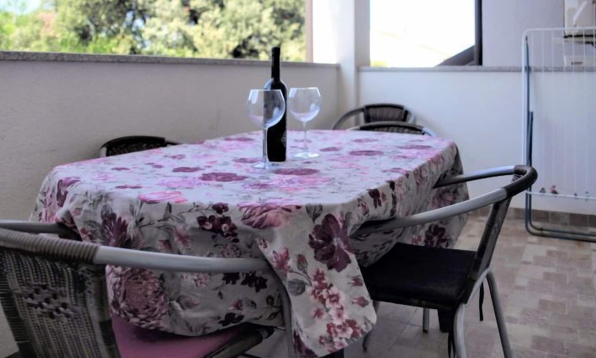 Ugljan Apartment | Apartment Ivor in Ugljan/Ugljan - 6 persons, 2 bedrooms