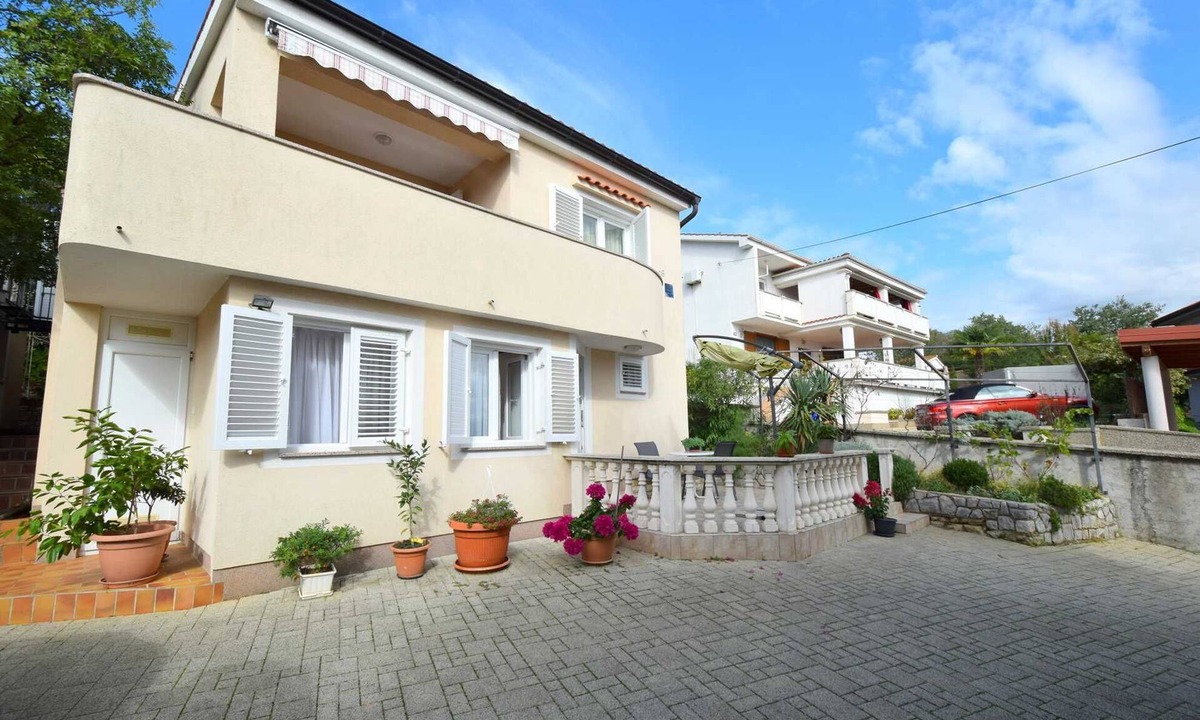 Cizici Apartment | Apartment Julia 2 with Seaview