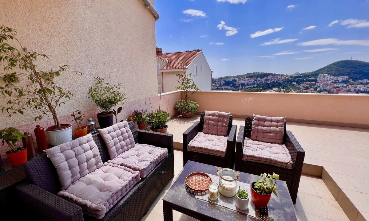 Gruz Apartment | Apartment Lana - Two Bedroom Apartment with Terrace and Sea View
