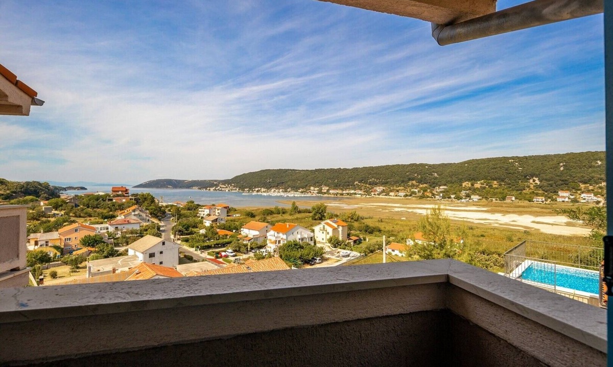 Supetarska Draga Apartment | Apartment Lapida A4 with Sea View and Pool