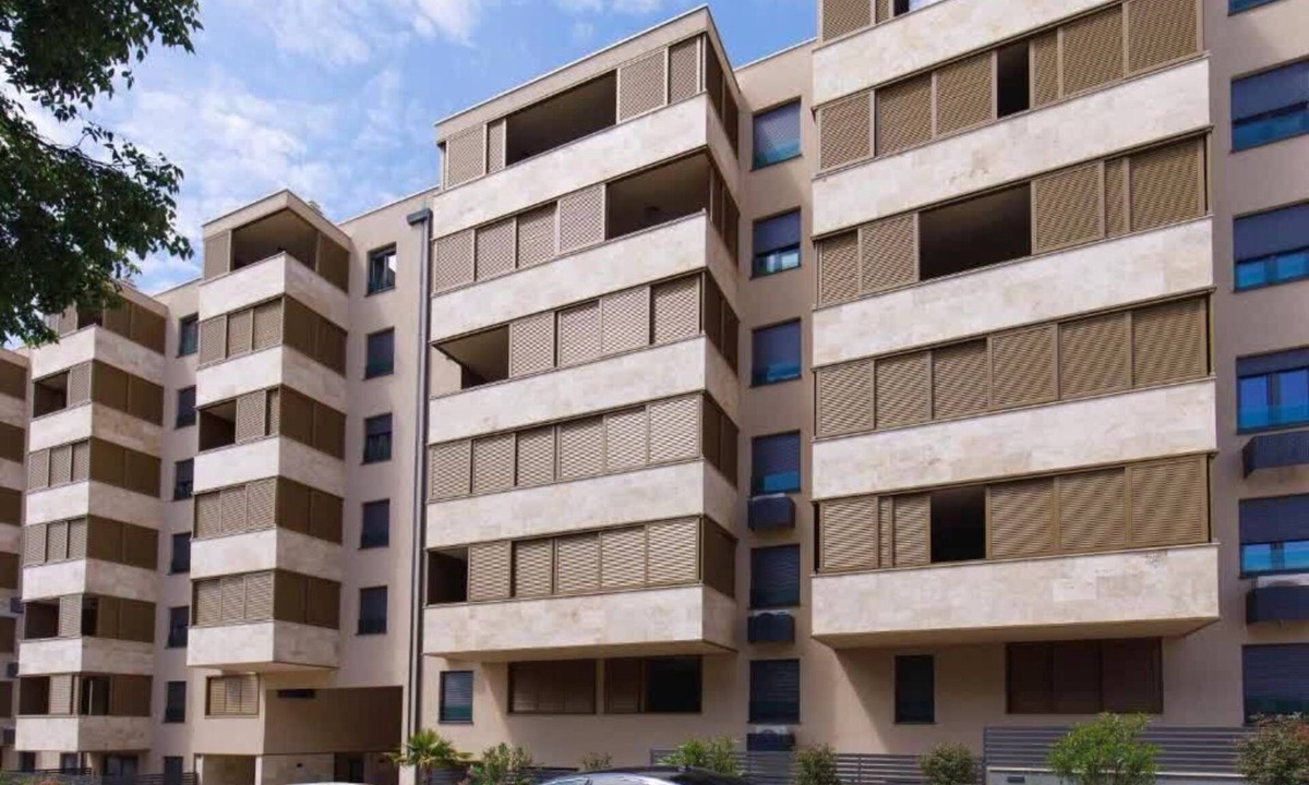 Znjan Apartment | Apartment Luz Split, private parking spot in the garage