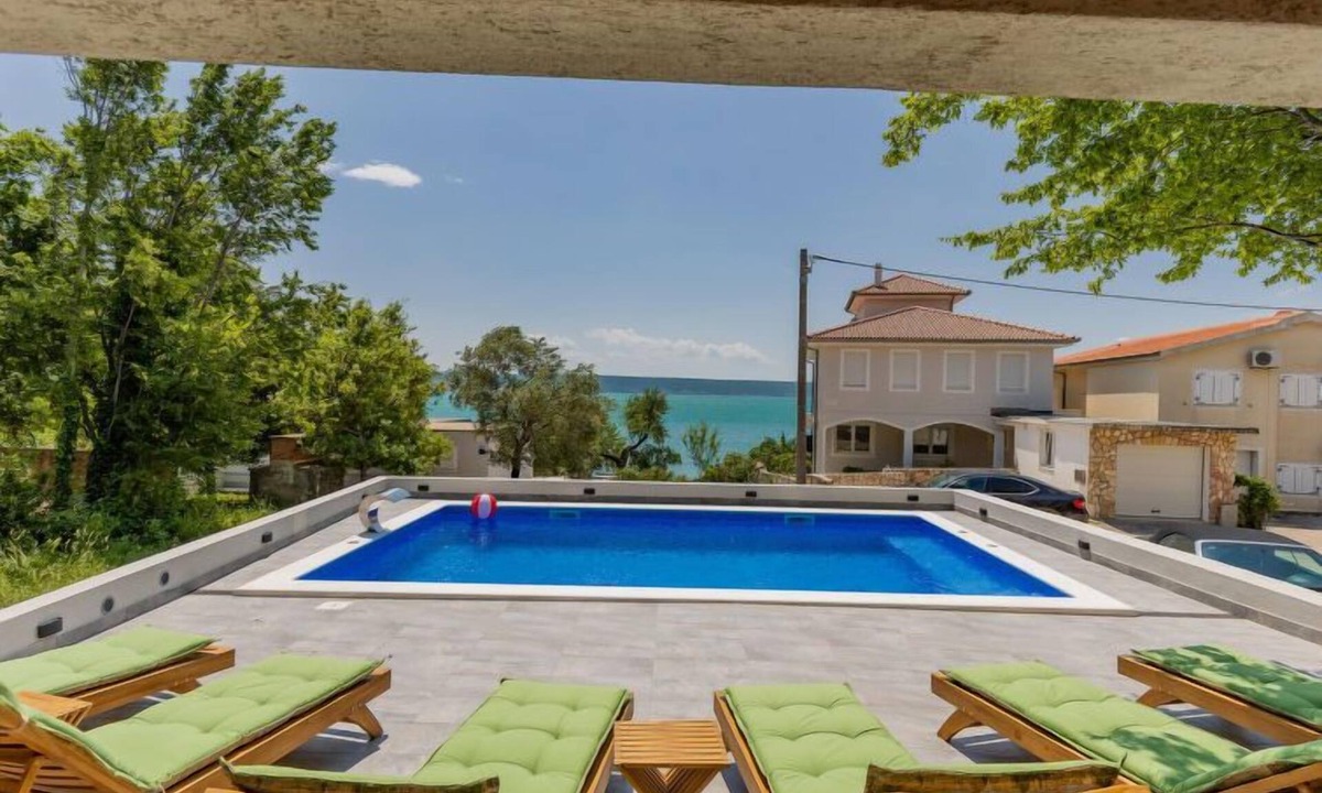 Maslenica Apartment | Apartment Maja by Interhome