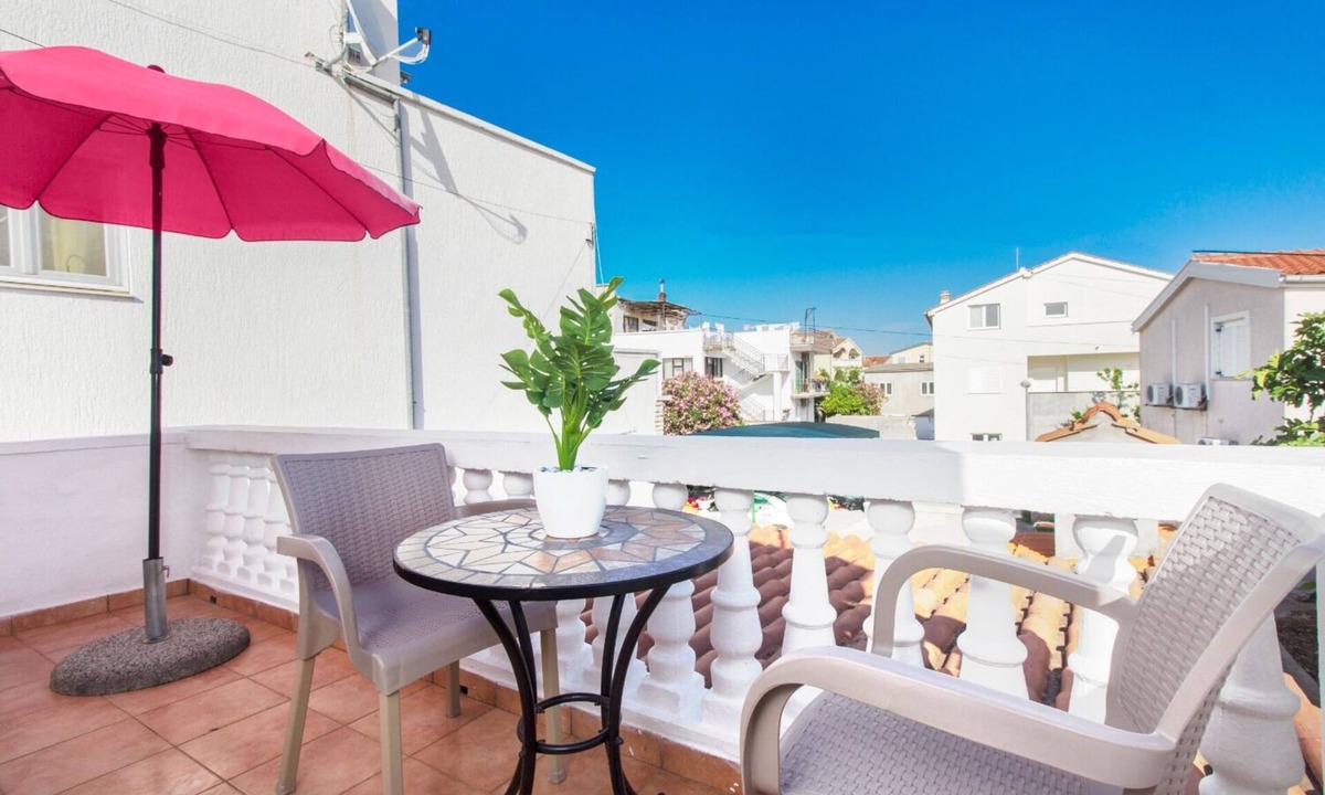 Tribunj Apartment | Apartment Malaga - comfortable and free parking: SA C(2+1) - Tribunj, Riviera Sibenik, Croatia
