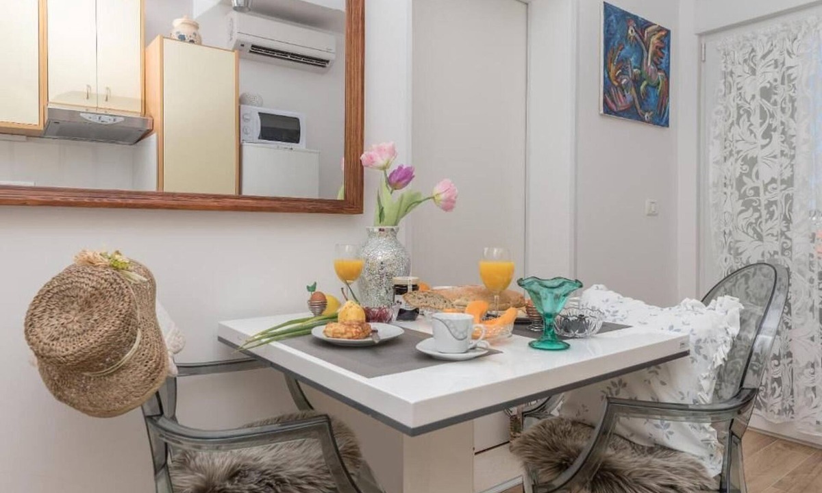 Istok Apartment | Apartment Marie (117651-A1) - Makarska