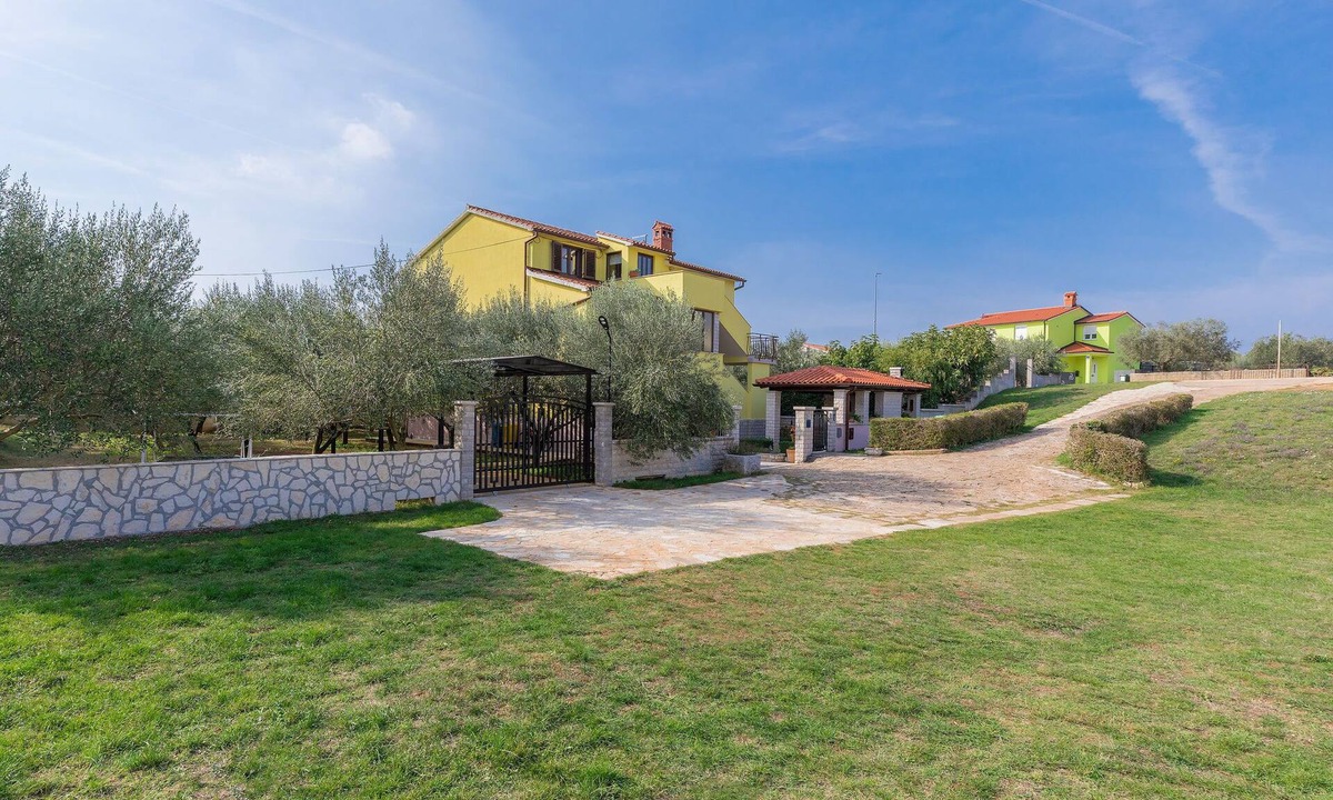 Galizana Apartment | Apartment Meden by Interhome