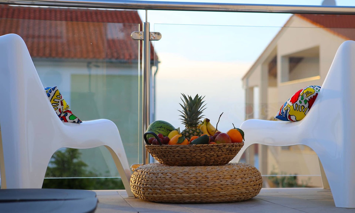 Bogovici Apartment | Apartment MELIN :One-Bedroom Apartment with Terrace and Sea View