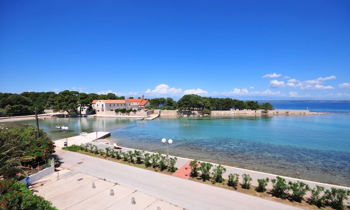 Ugljan Apartment | Apartment MiMa - 150 m from the beach: A3(5) - Susica, Island Ugljan, Croatia