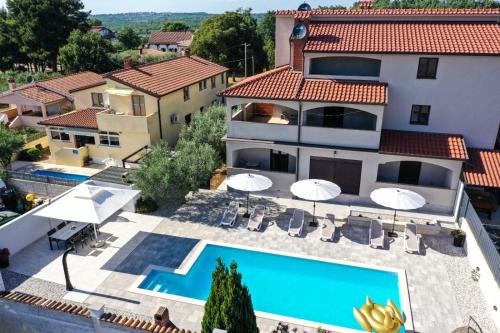 Gedici House | Apartment Nina with private pool