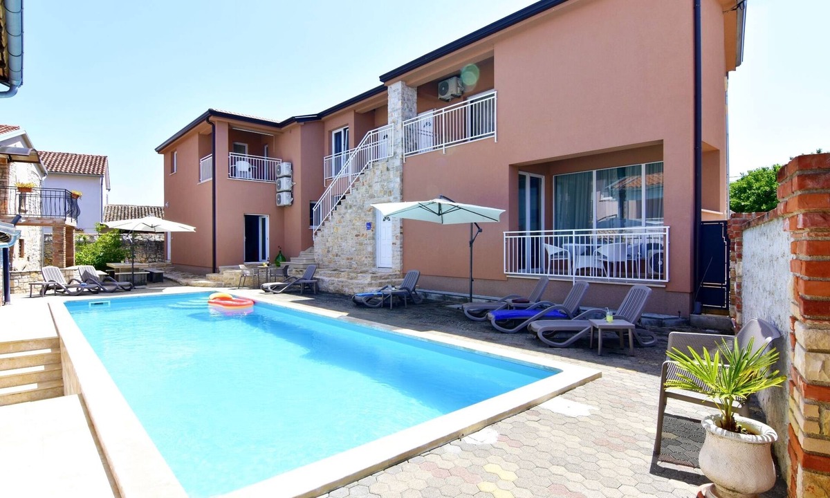 Tar Apartment | Apartment NOA1 Tar with swimming pool, balcony, games room, Wi-Fi, barbecue
