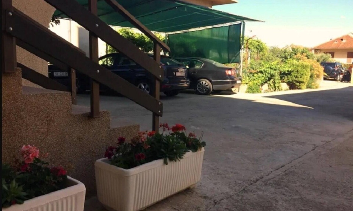 Betina Apartment | Apartment Ognjen - family apartments with free parking R1(2) - Betina, Island Murter, Croatia