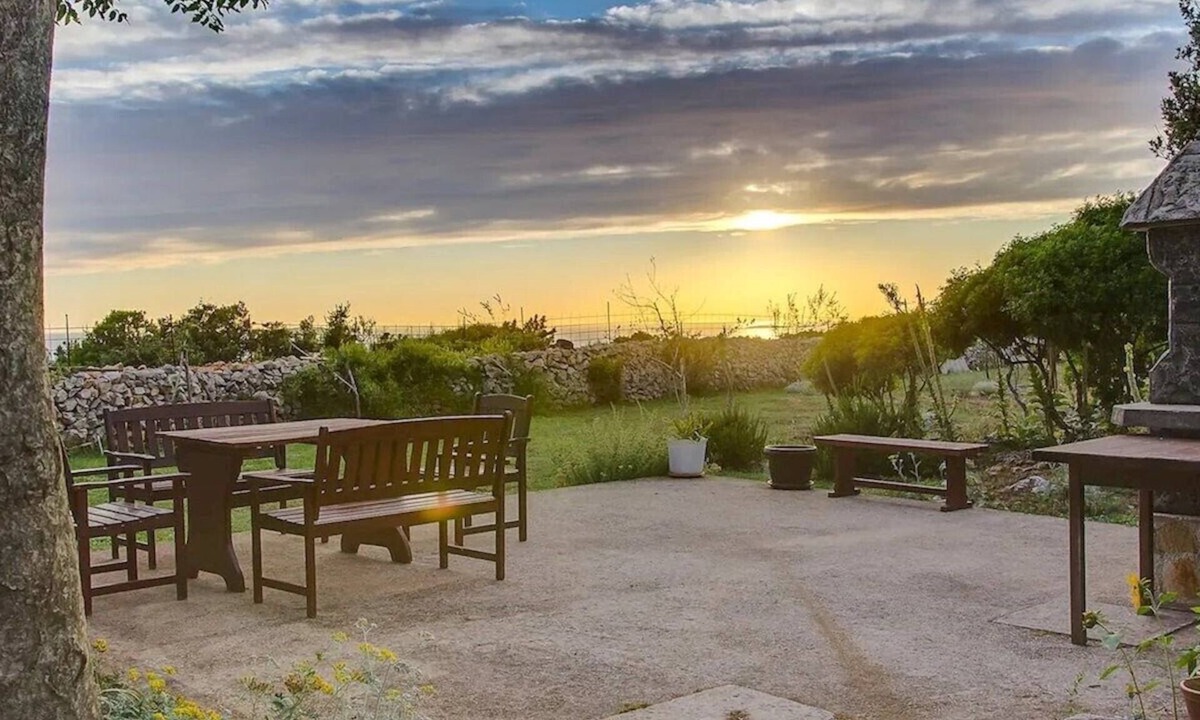 Veli Losinj Apartment | Apartment on Hill/Franko B4