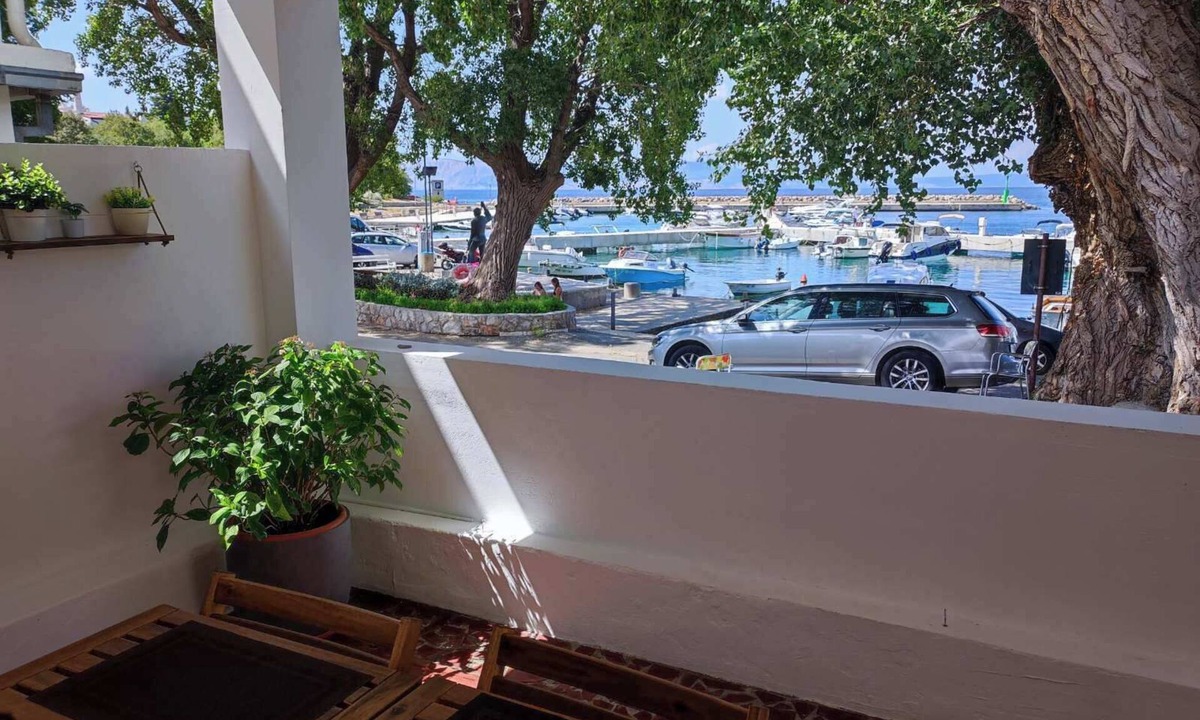 Klenovica Apartment | Apartment Riva in Klenovica - just few steps from the sea