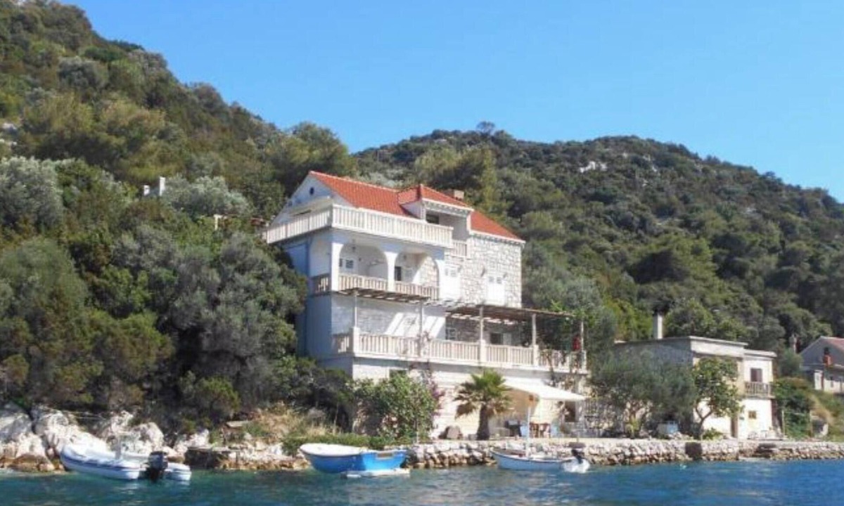 Zaklopatica Apartment | Apartment Riva - Two Bedroom Apartment with Sea View (1)